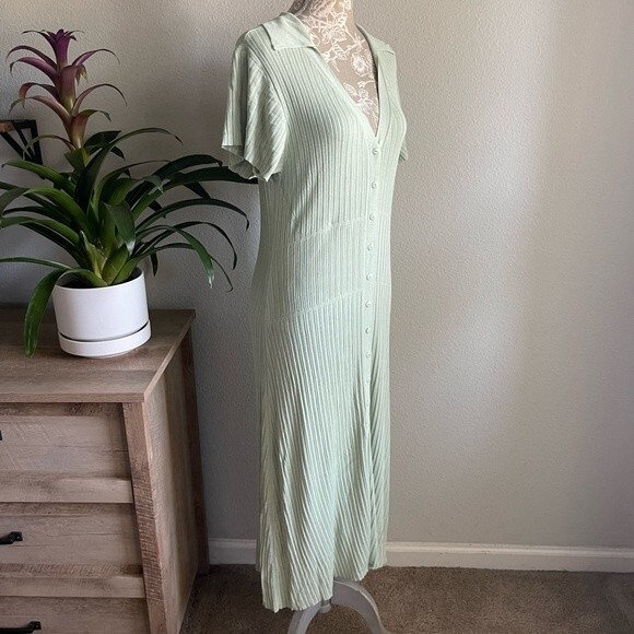 Mint Green Button-Up Midi Dress - Picture 10 of 10